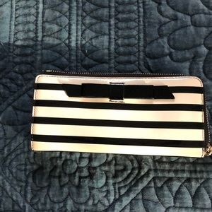 Kate Spade large wallet ♠️